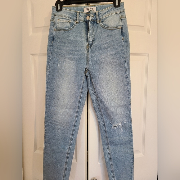 Jeans - Picture 1 of 3